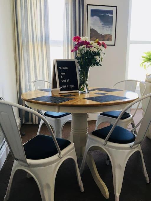 Hillcrest Cottage, Comfy Flat, Trendy Uplands Area สวอนซี ภายนอก รูปภาพ